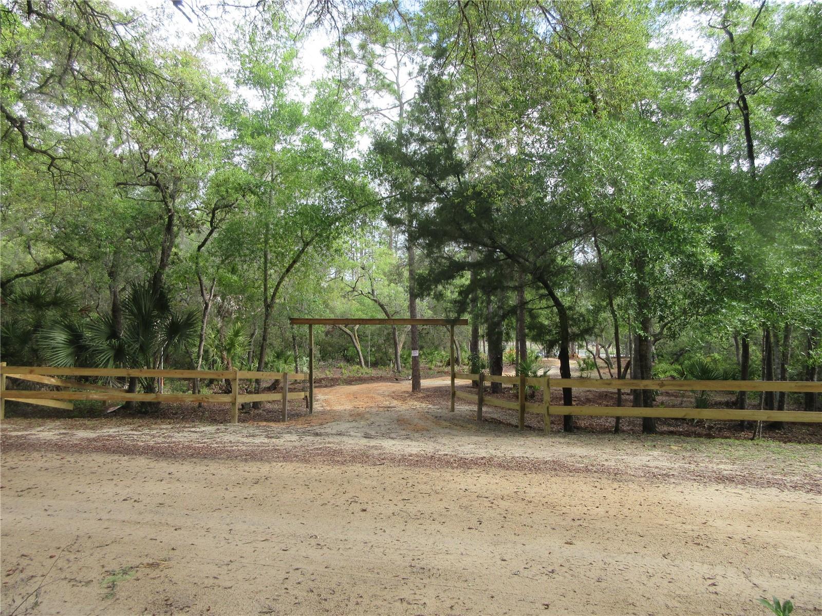 Photo of 0 SE 10TH STREET SILVER SPRINGS FL 34488