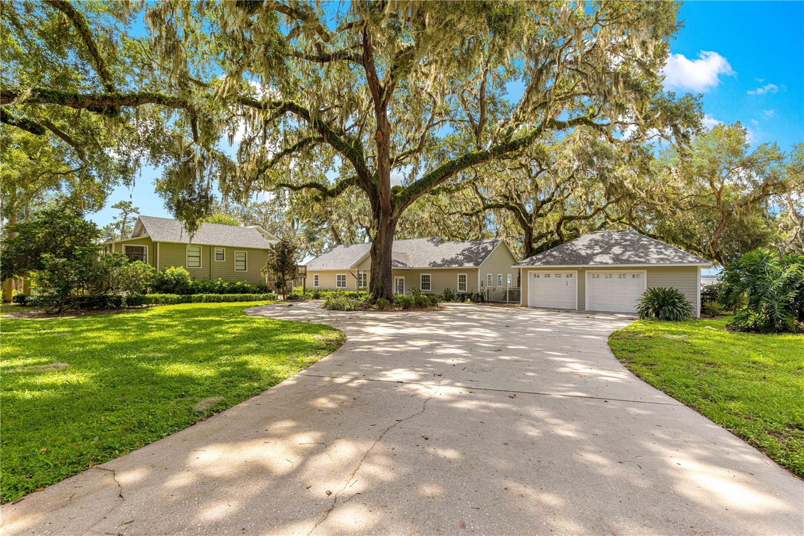 Photo of 12360 E HIGHWAY 25 OCKLAWAHA FL 32179