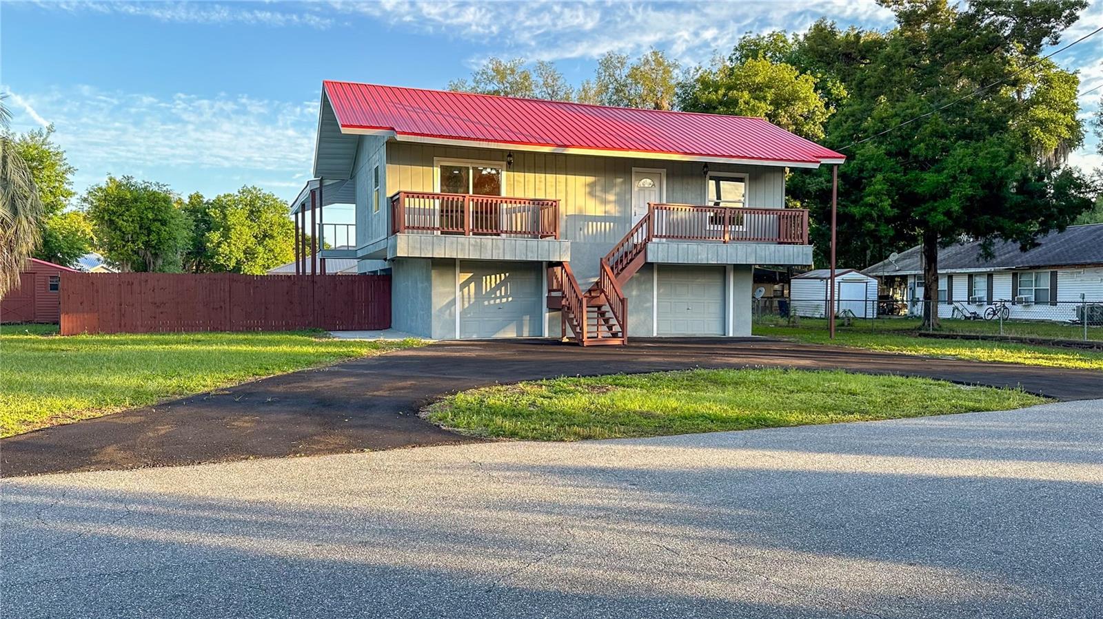 Photo of 1118 CR 440 LAKE PANASOFFKEE FL 33538