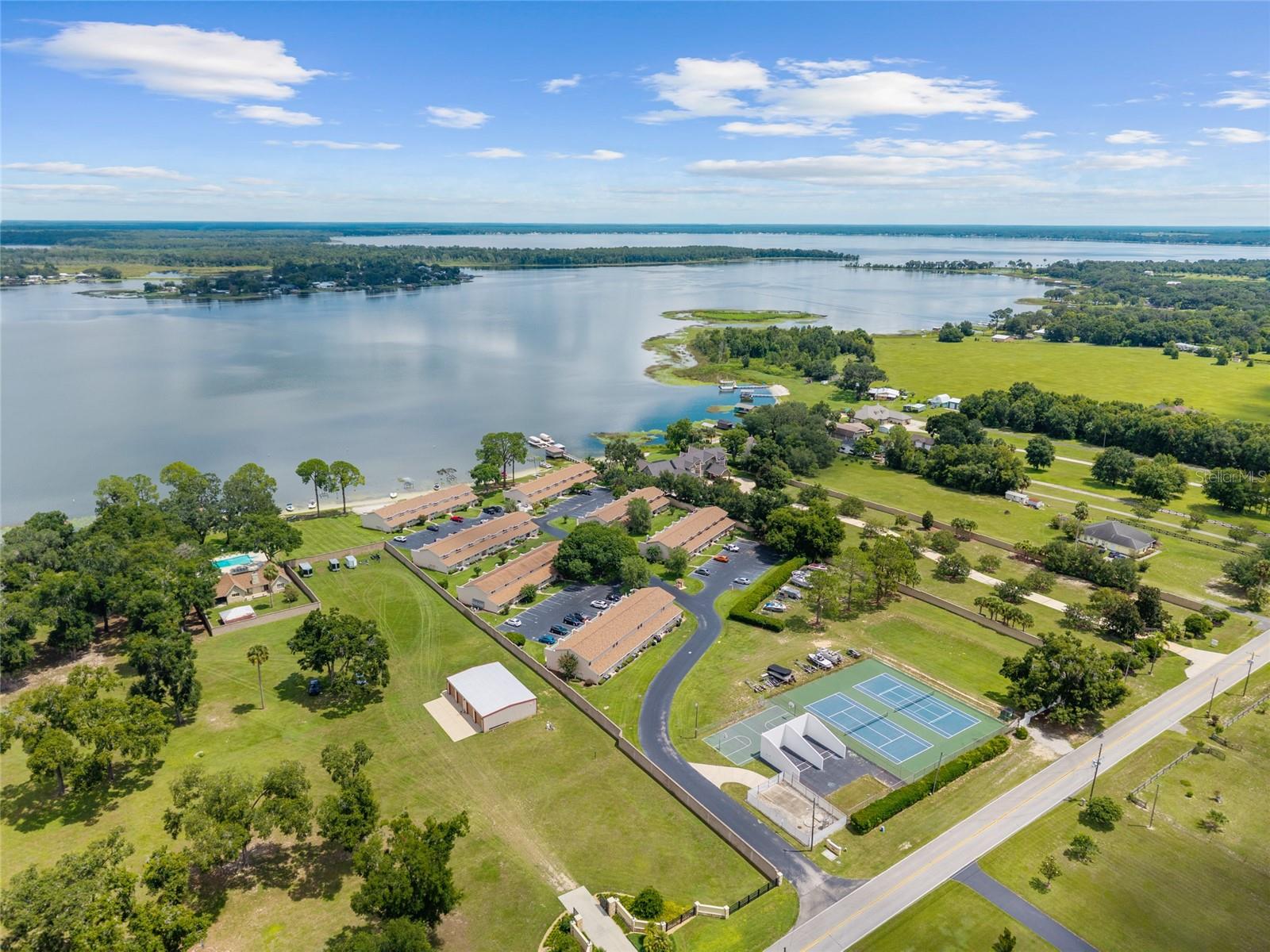 Photo of 11001 SE SUNSET HARBOR ROAD #B13 SUMMERFIELD FL 34491