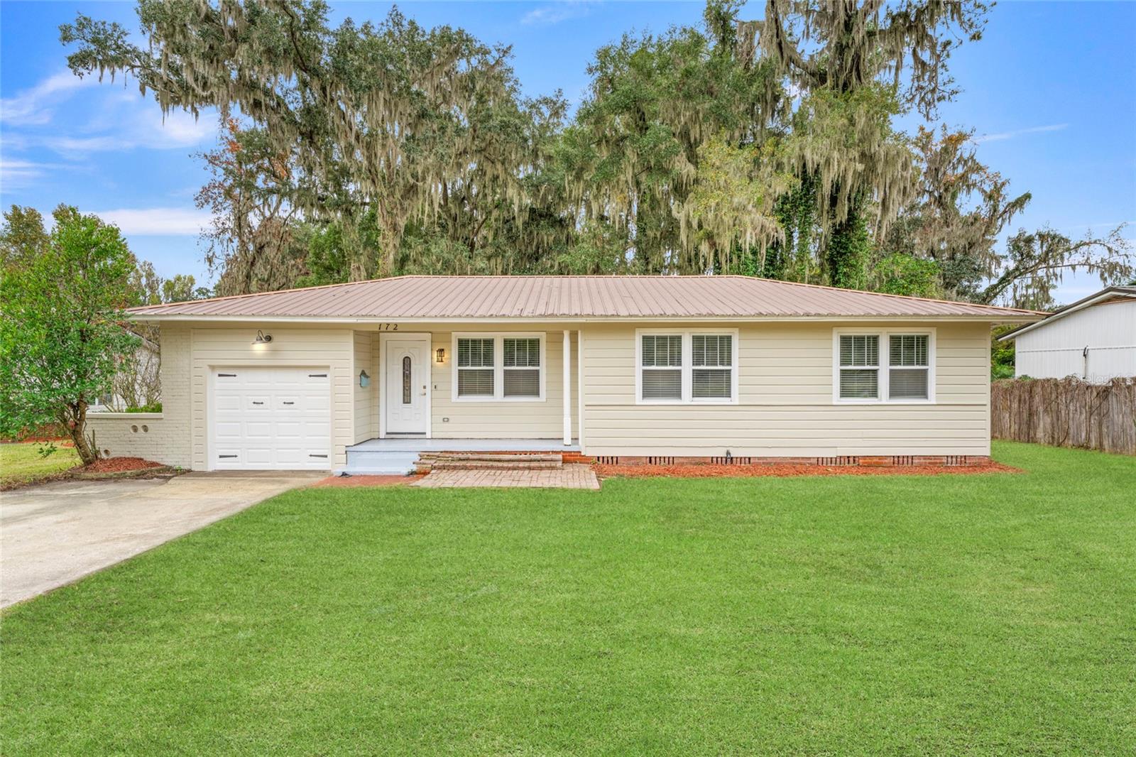 Photo of 172 SE SAINT MARGARETS STREET LAKE CITY FL 32025