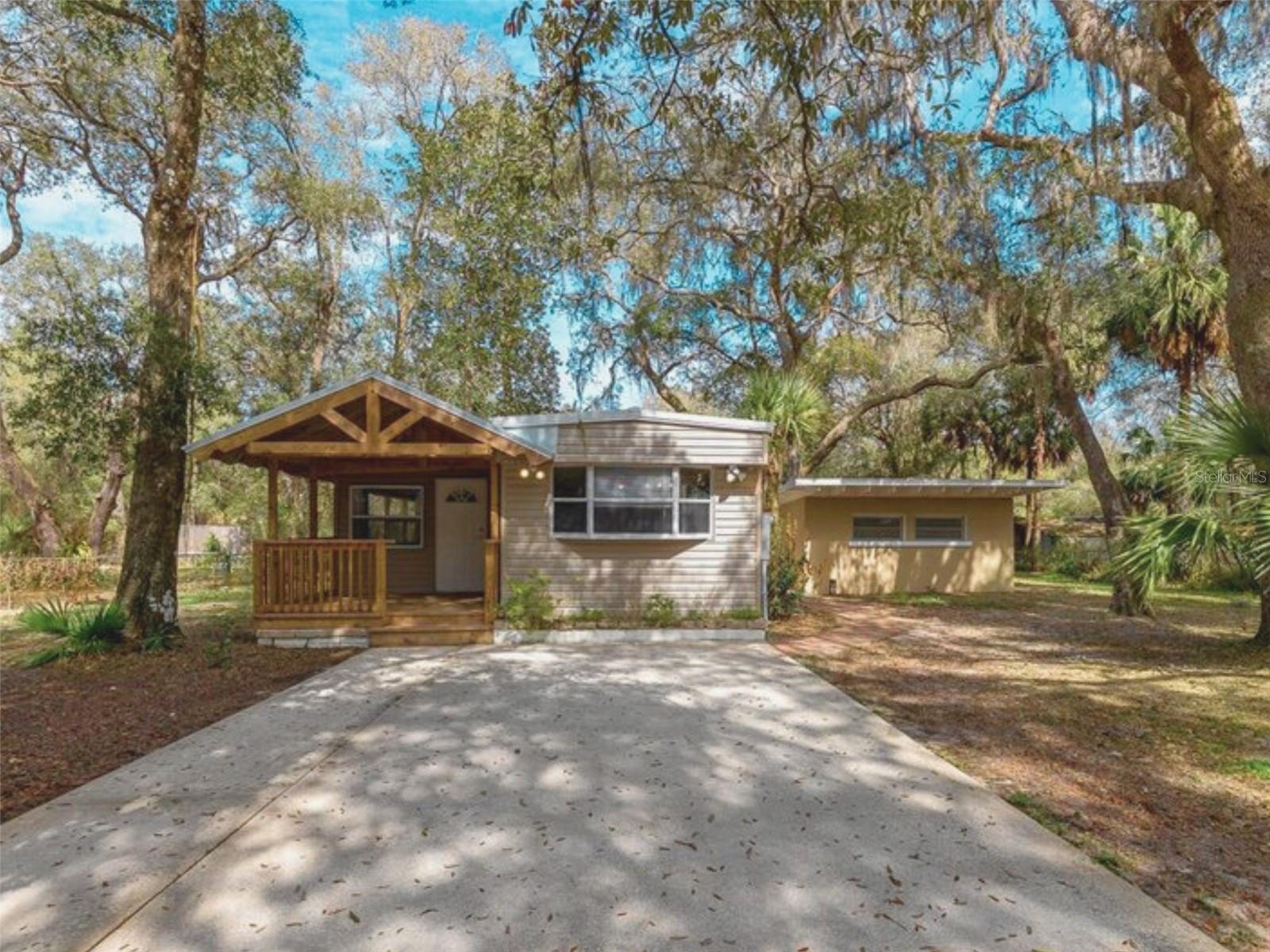 Photo of 16789 SE 8TH PLACE SILVER SPRINGS FL 34488