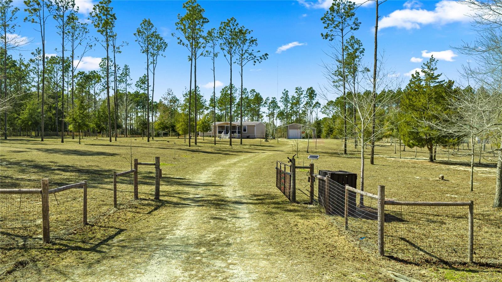 Photo of 5130 SE 137TH AVENUE MORRISTON FL 32668