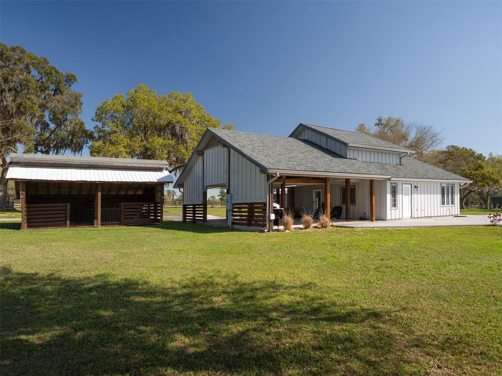 Photo of 15157 NW 112TH PLACE ROAD MORRISTON FL 32668