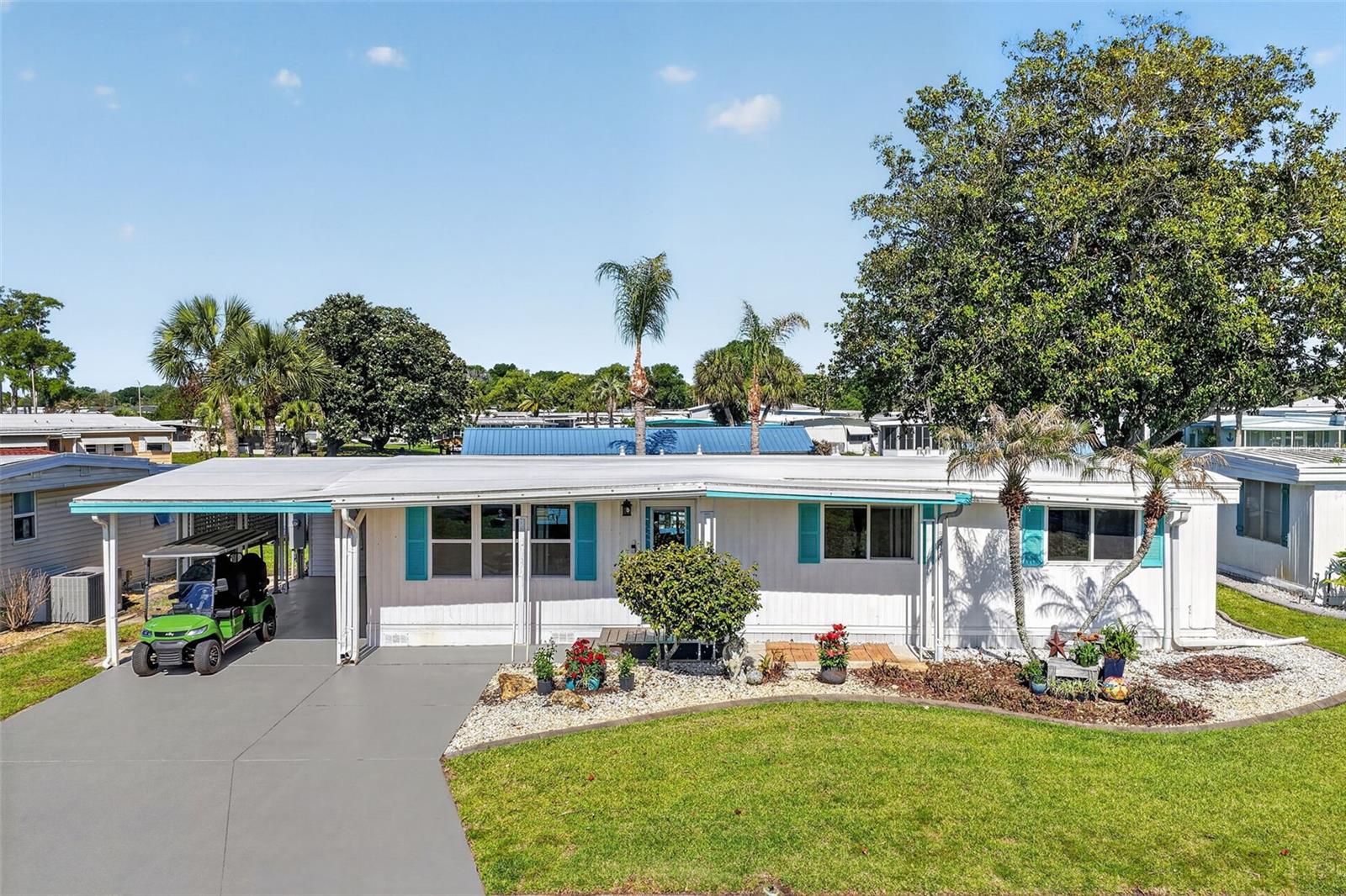Photo of 1015 SOUTHLAND DRIVE TAVARES FL 32778