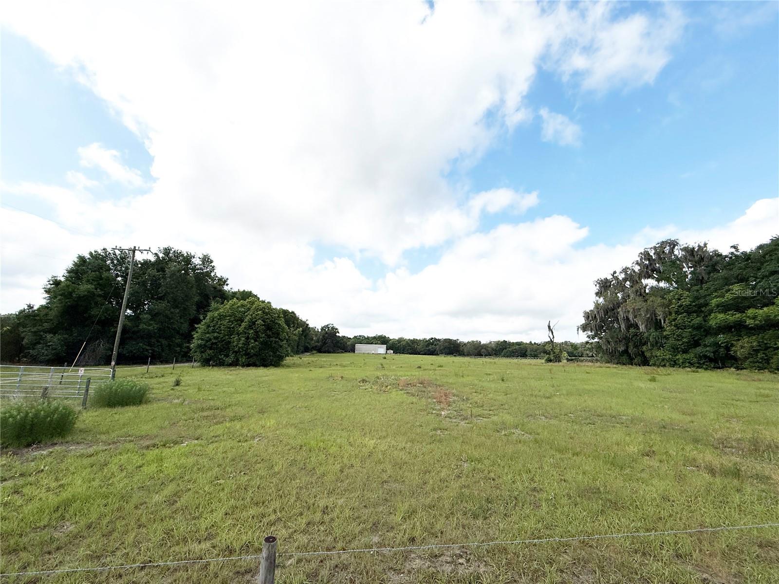 Photo of SE SUNSET HARBOR ROAD WEIRSDALE FL 32195