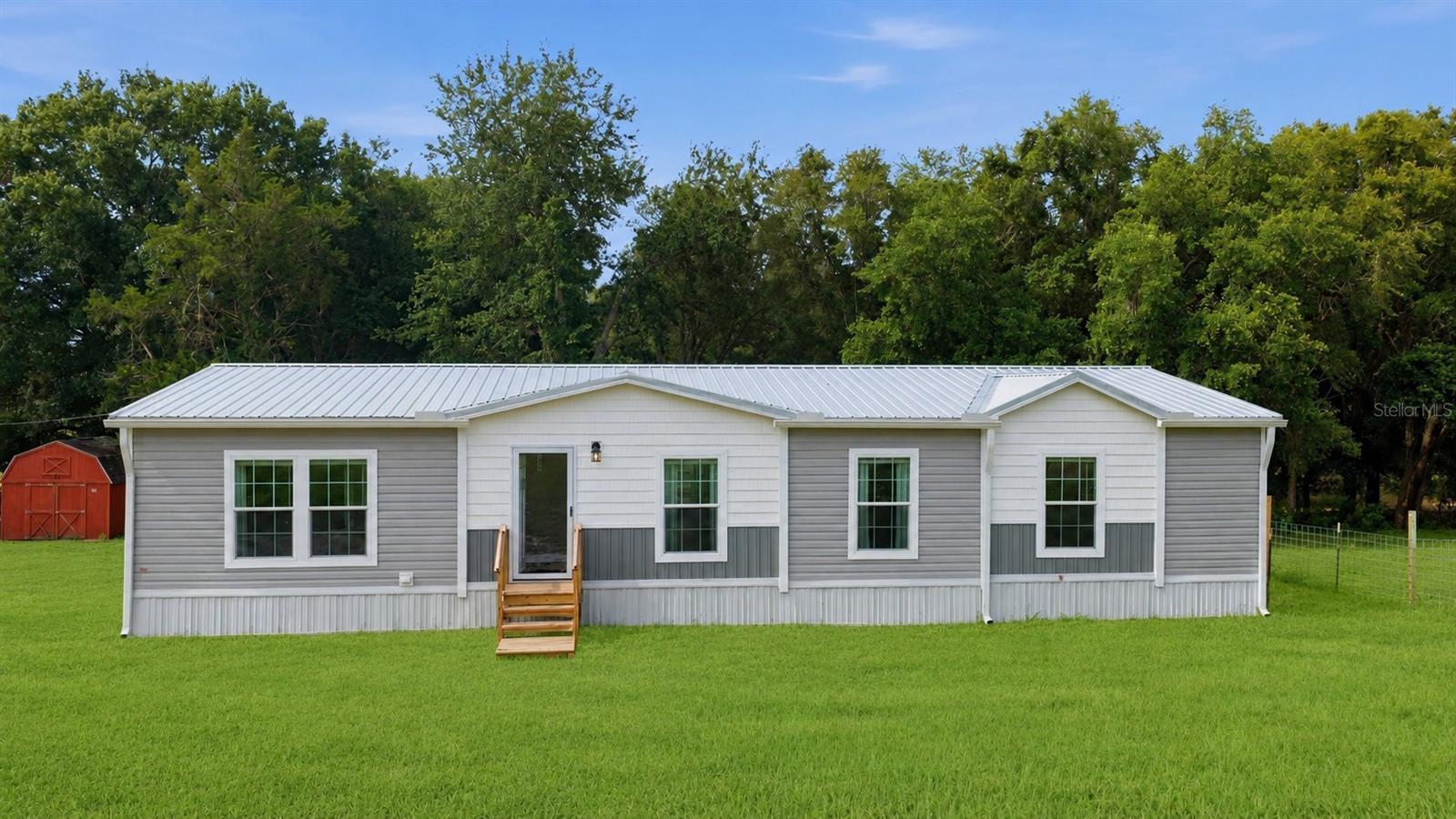Photo of 14450 SE SUNSET HARBOR ROAD WEIRSDALE FL 32195