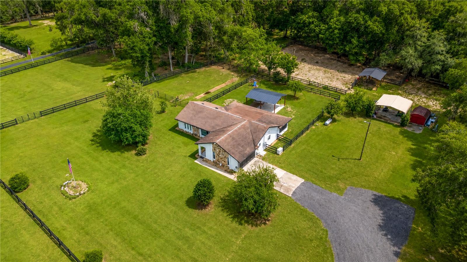 Photo of 2735 NE 127TH PLACE ANTHONY FL 32617