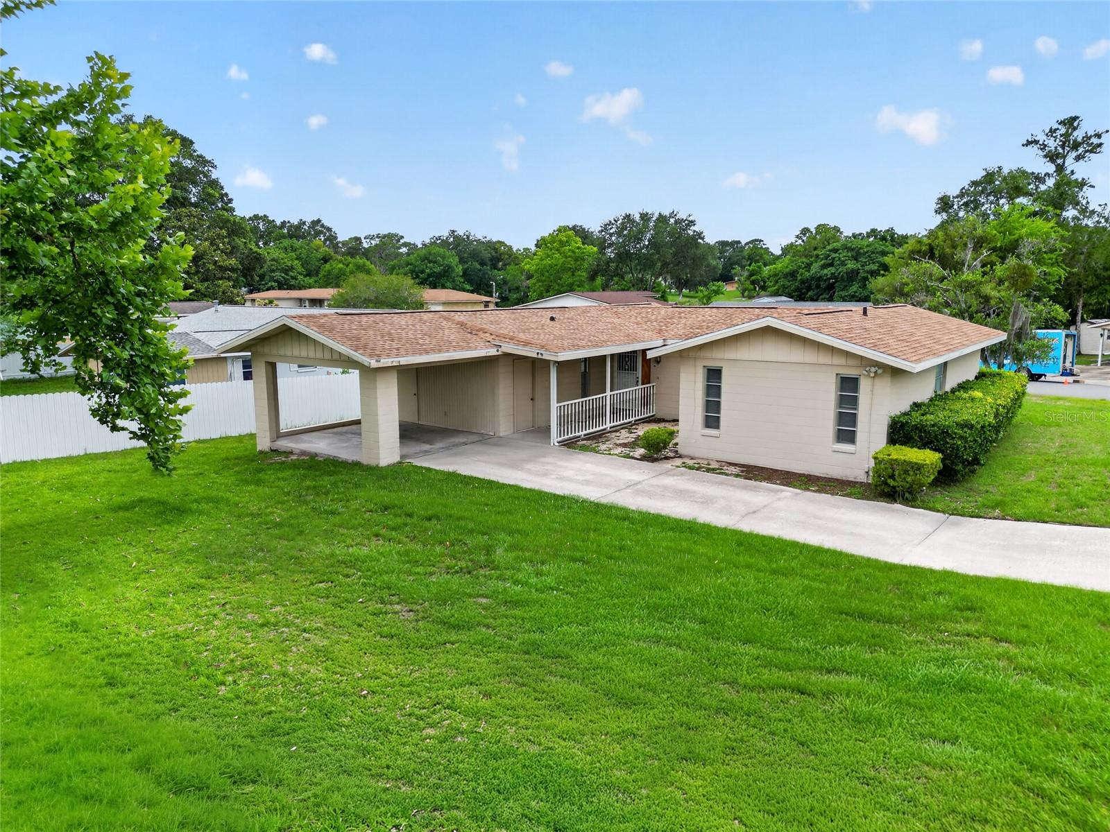 Photo of 16 LAKE COURT LOOP OCALA FL 34472