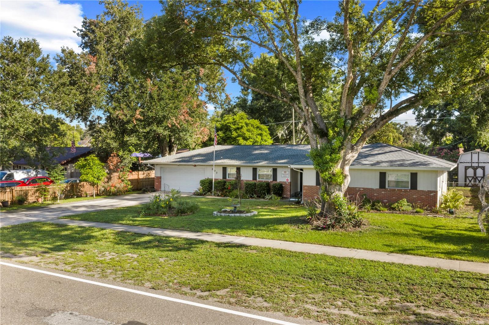Photo of 207 W WHEELER ROAD SEFFNER FL 33584