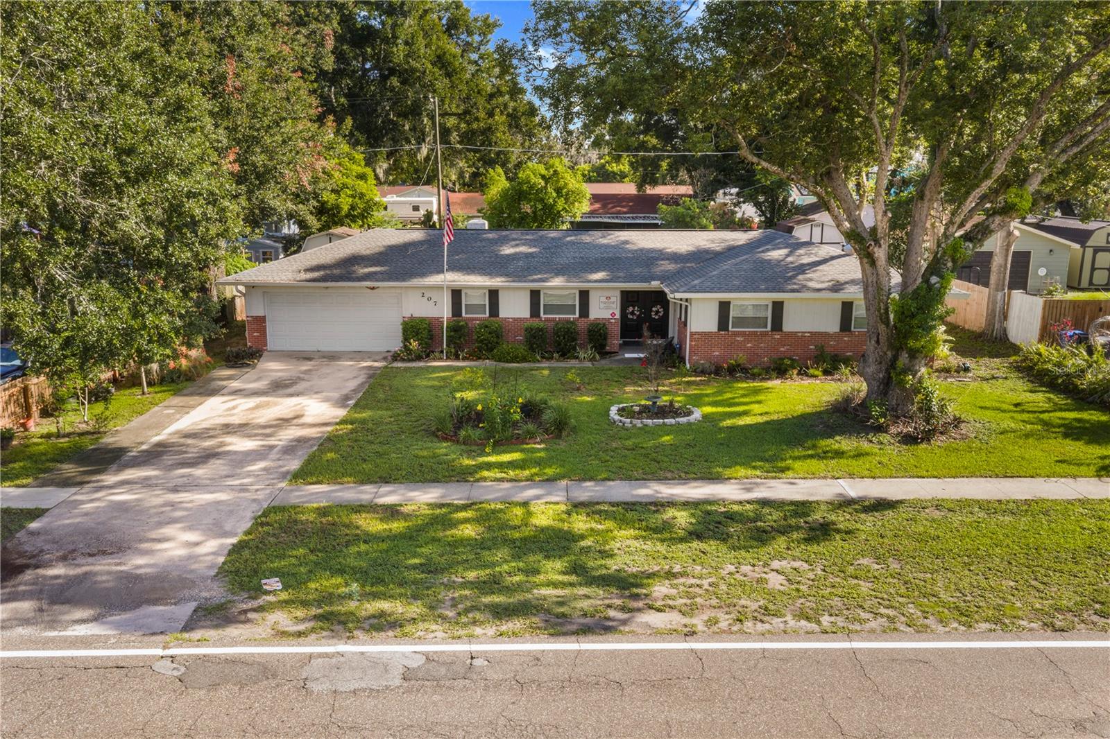 Photo of 207 W WHEELER ROAD SEFFNER FL 33584