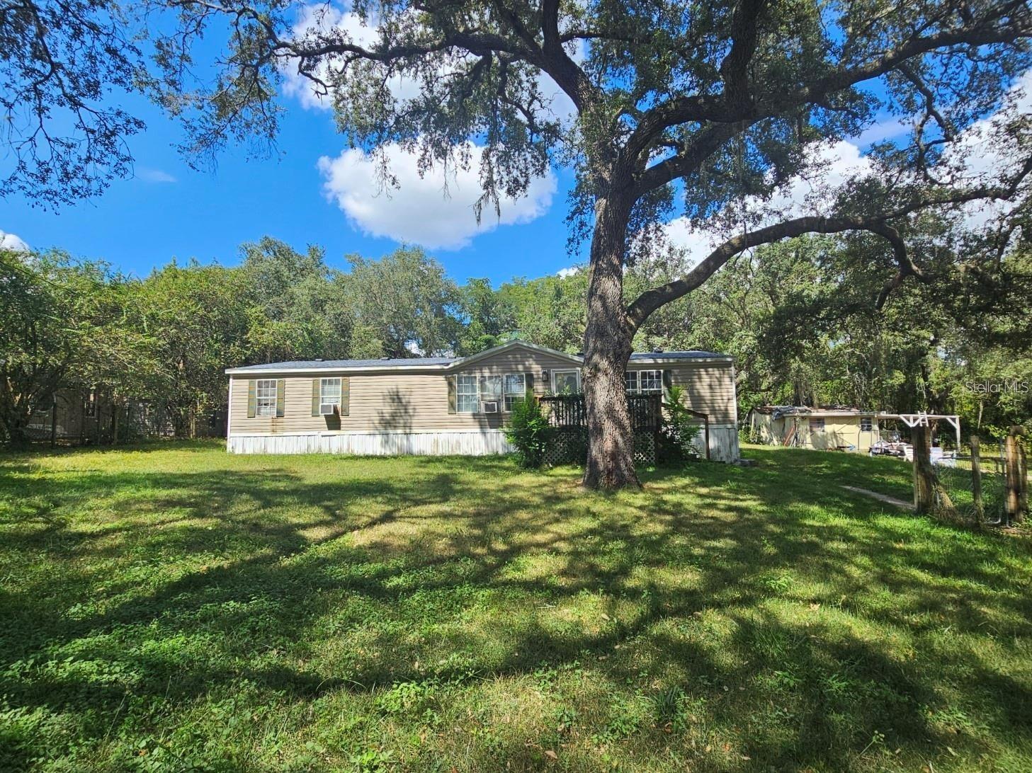 Photo of 18111 SE 24TH STREET SILVER SPRINGS FL 34488