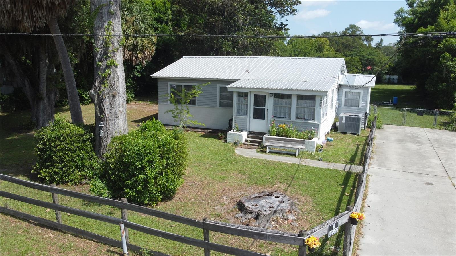 Photo of 2995 NE 97TH STREET ROAD ANTHONY FL 32617