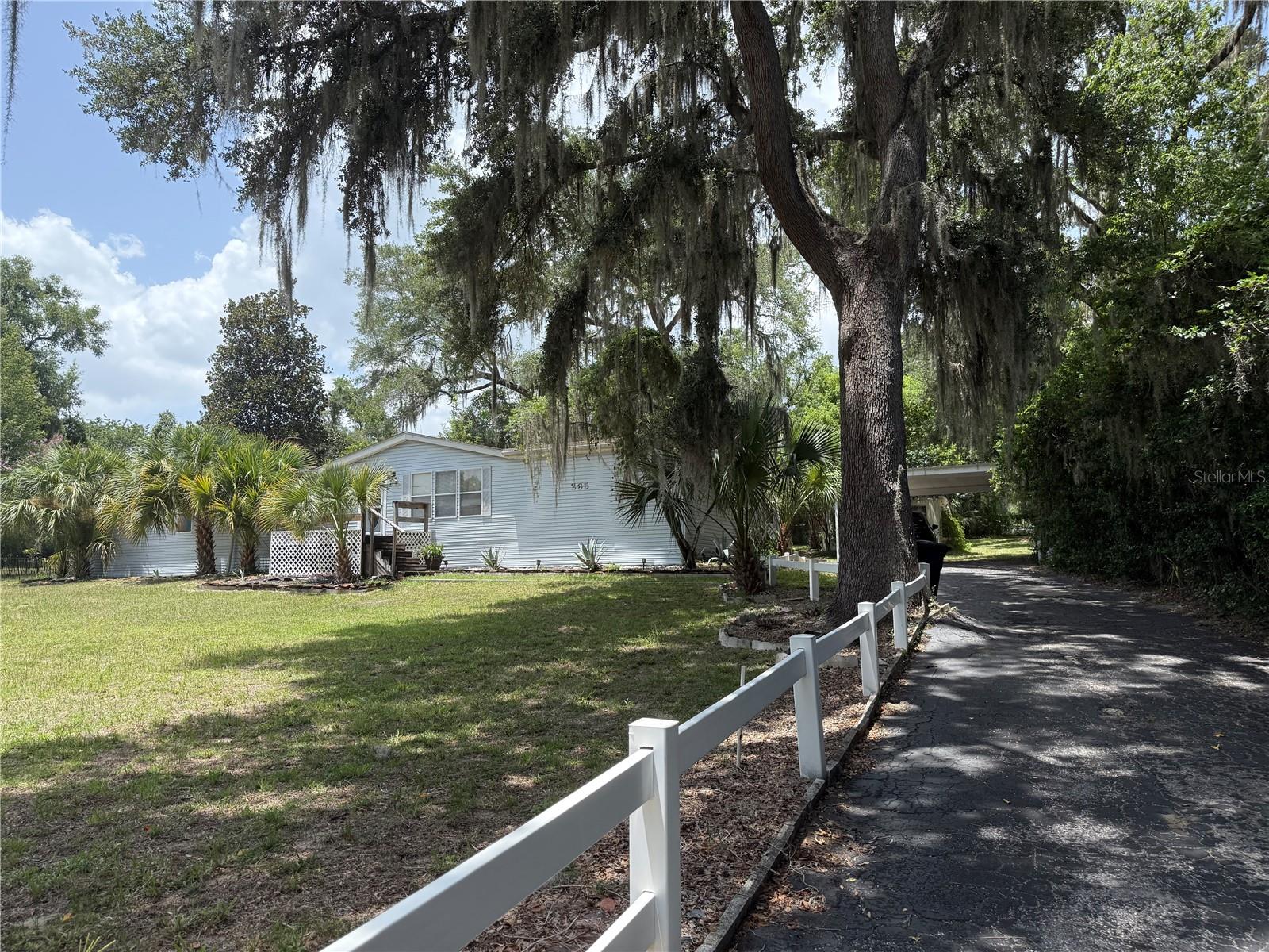 Photo of 265 W MCCLENDON ST LADY LAKE FL 32159