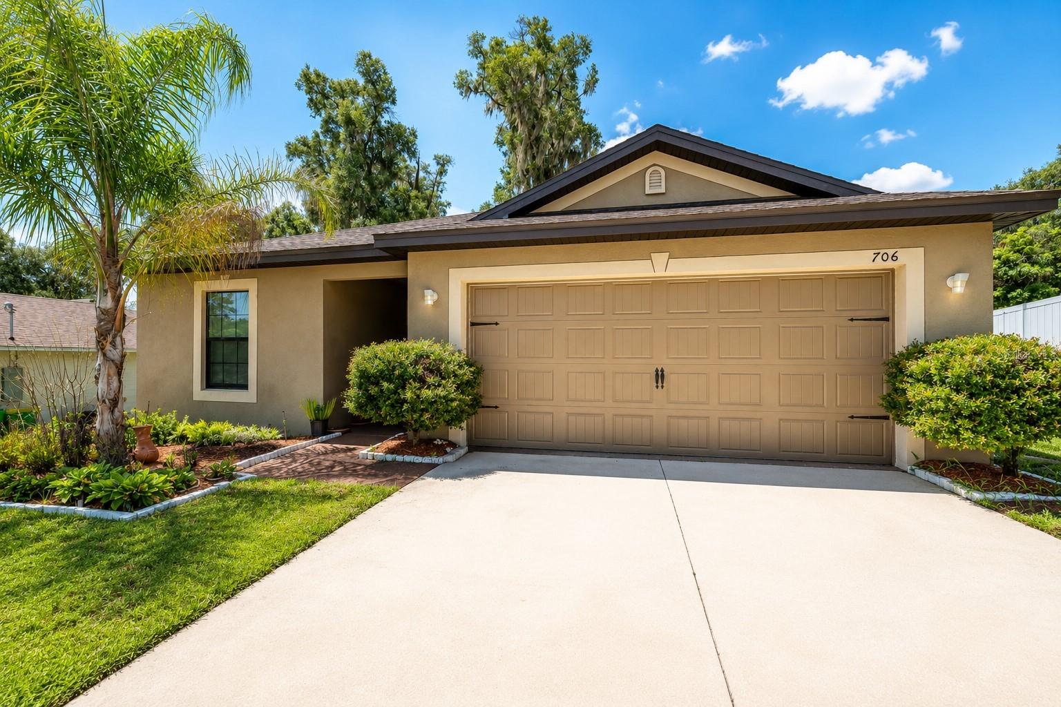 Photo of 706 W CHELSEA STREET DELAND FL 32720