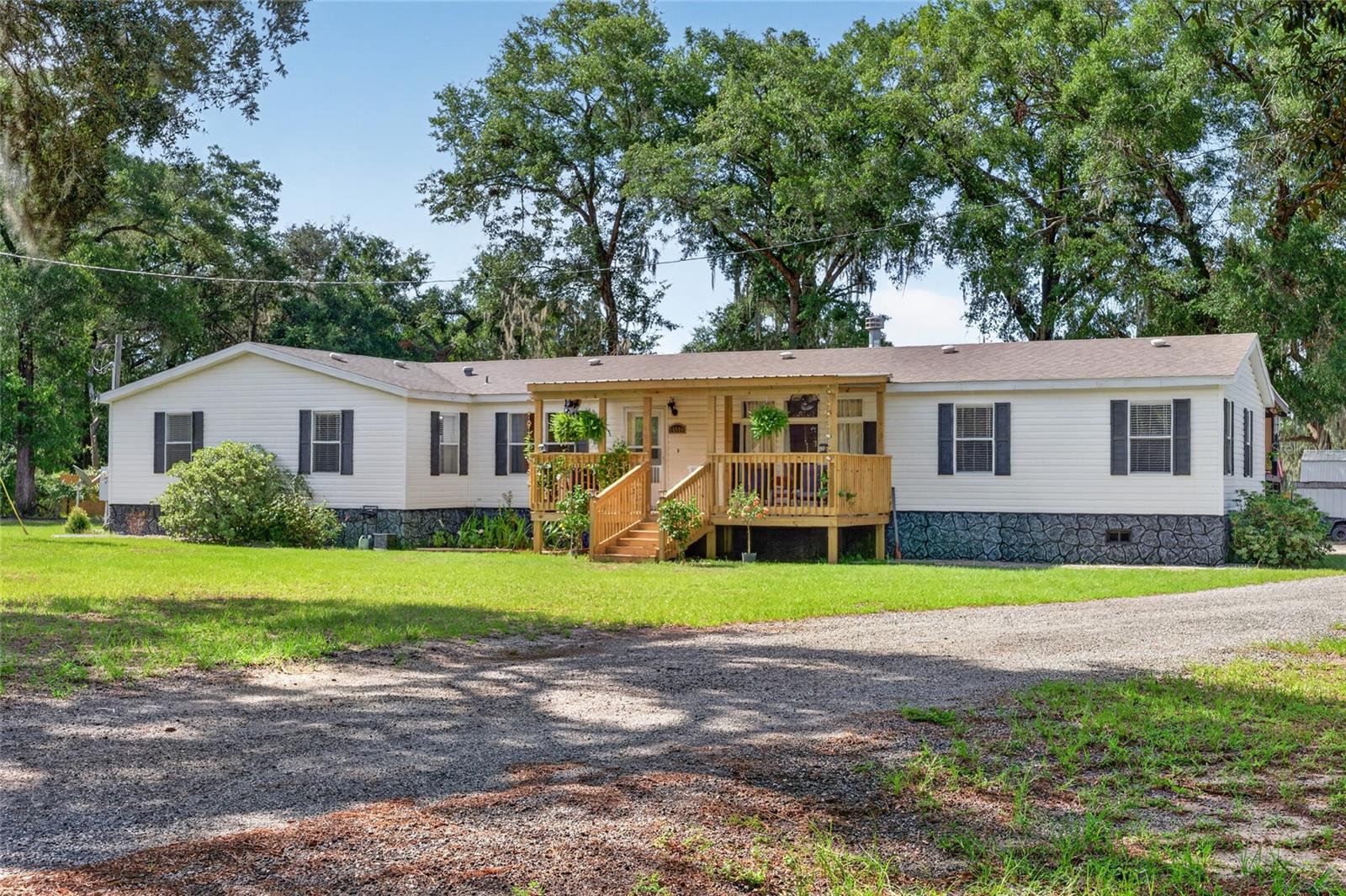 Photo of 15680 SE 171ST LANE WEIRSDALE FL 32195