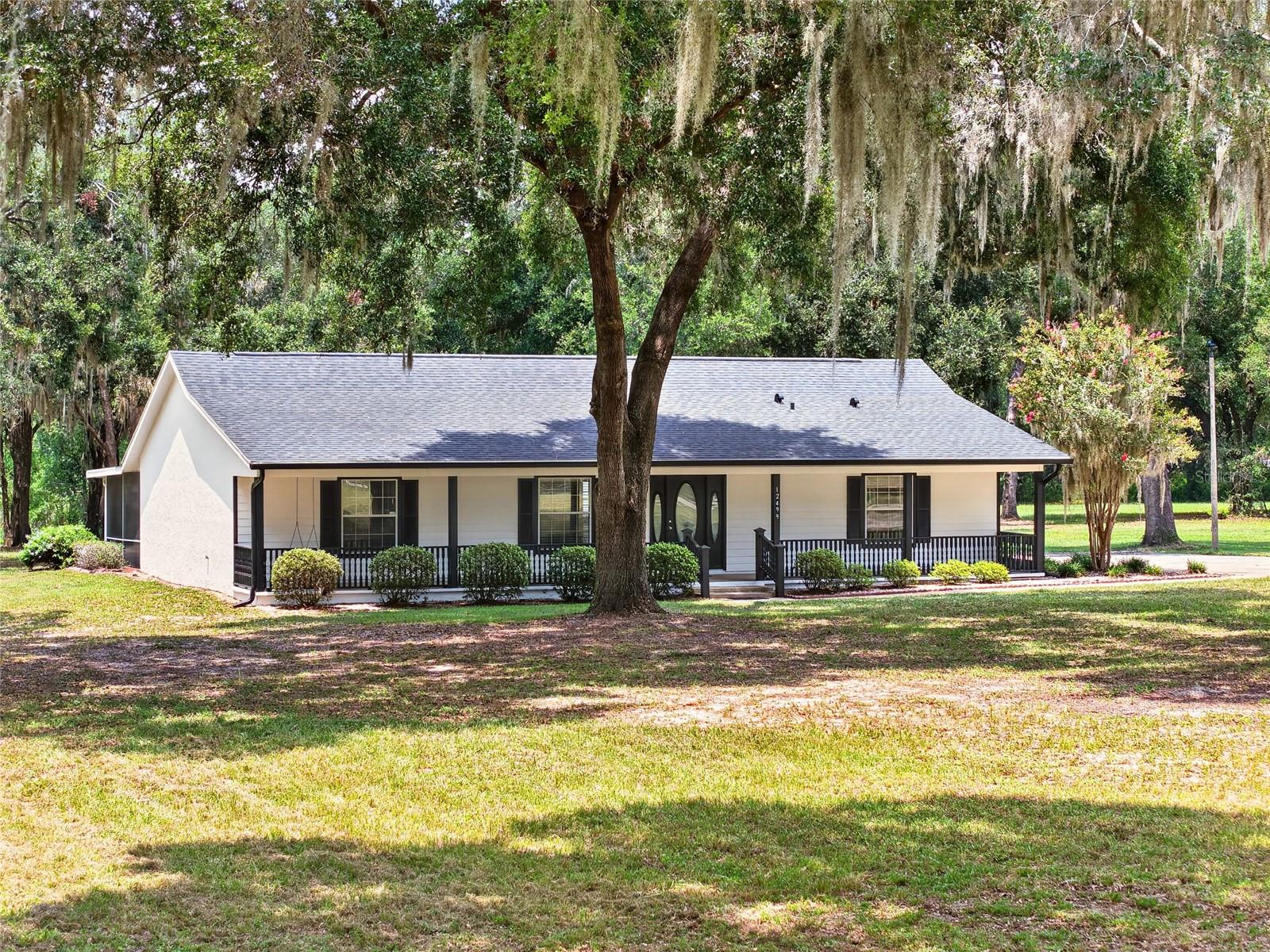 Photo of 12499 E HIGHWAY 25 OCKLAWAHA FL 32179