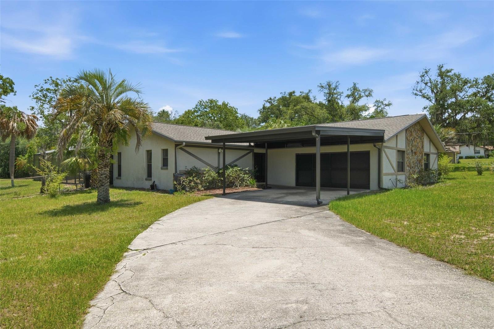 Photo of 385 N CORNISH POINT LECANTO FL 34461