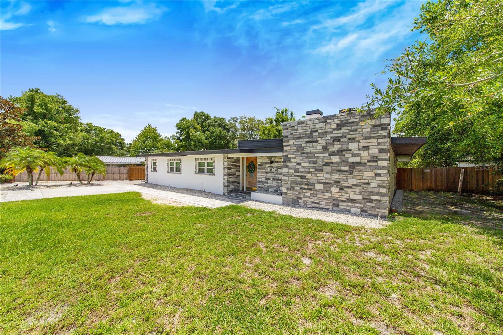 Photo of 1004 AVENUE G WINTER HAVEN FL 33881