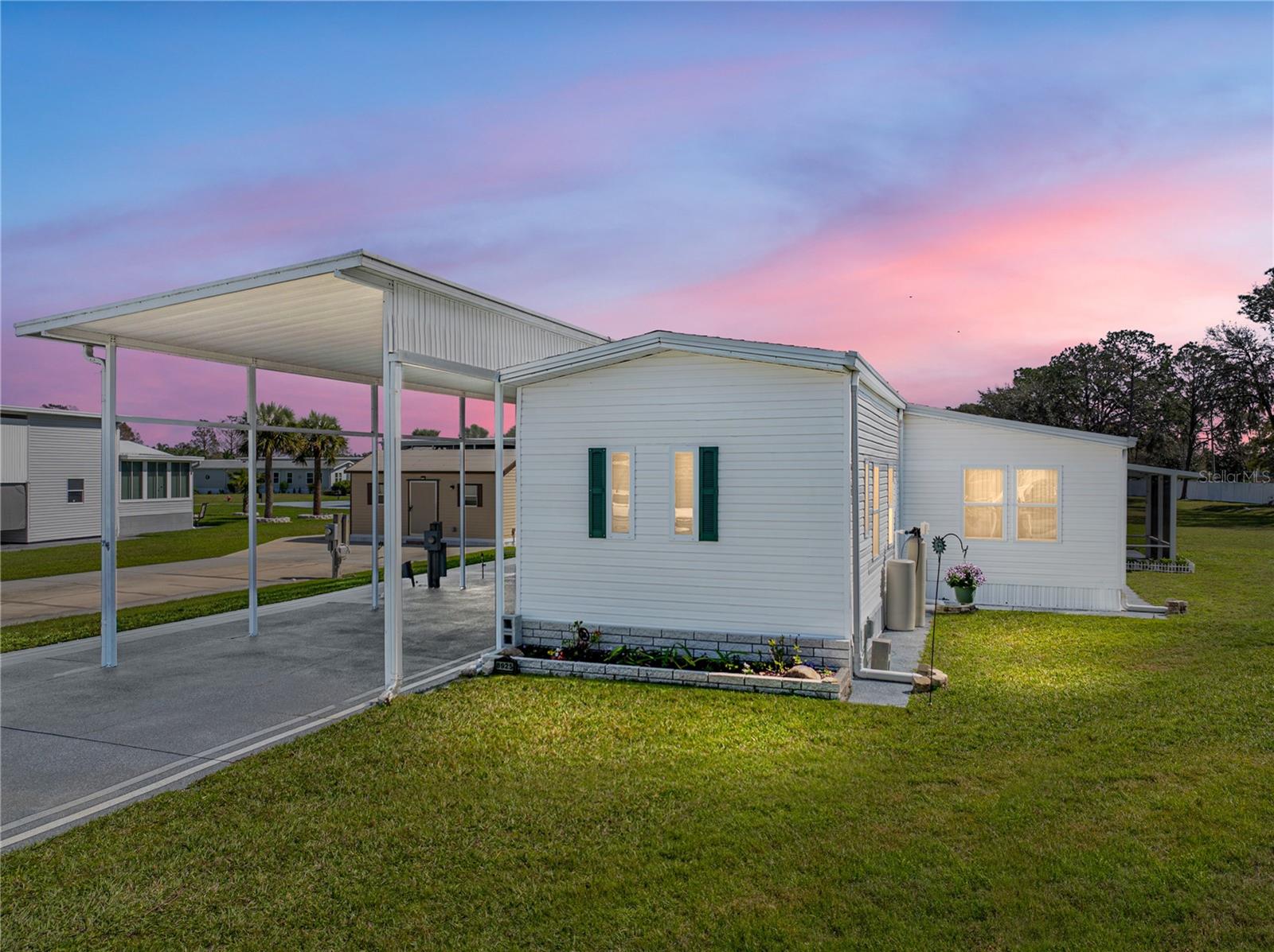 Photo of 8925 SOUTHSHORE COURT POLK CITY FL 33868