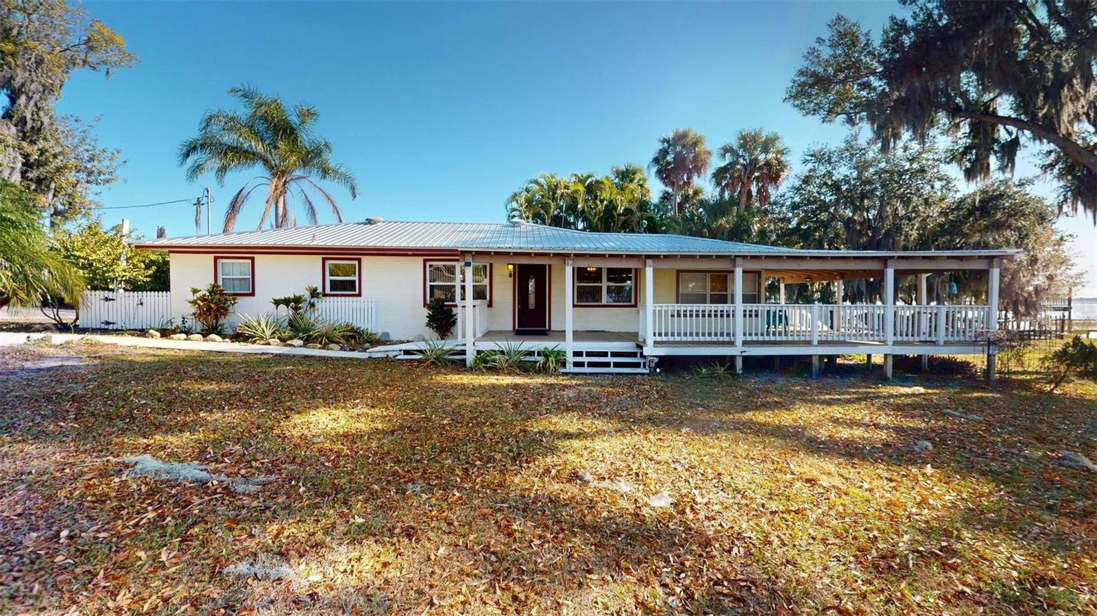 Photo of 1405 N LAKE REEDY BOULEVARD FROSTPROOF FL 33843