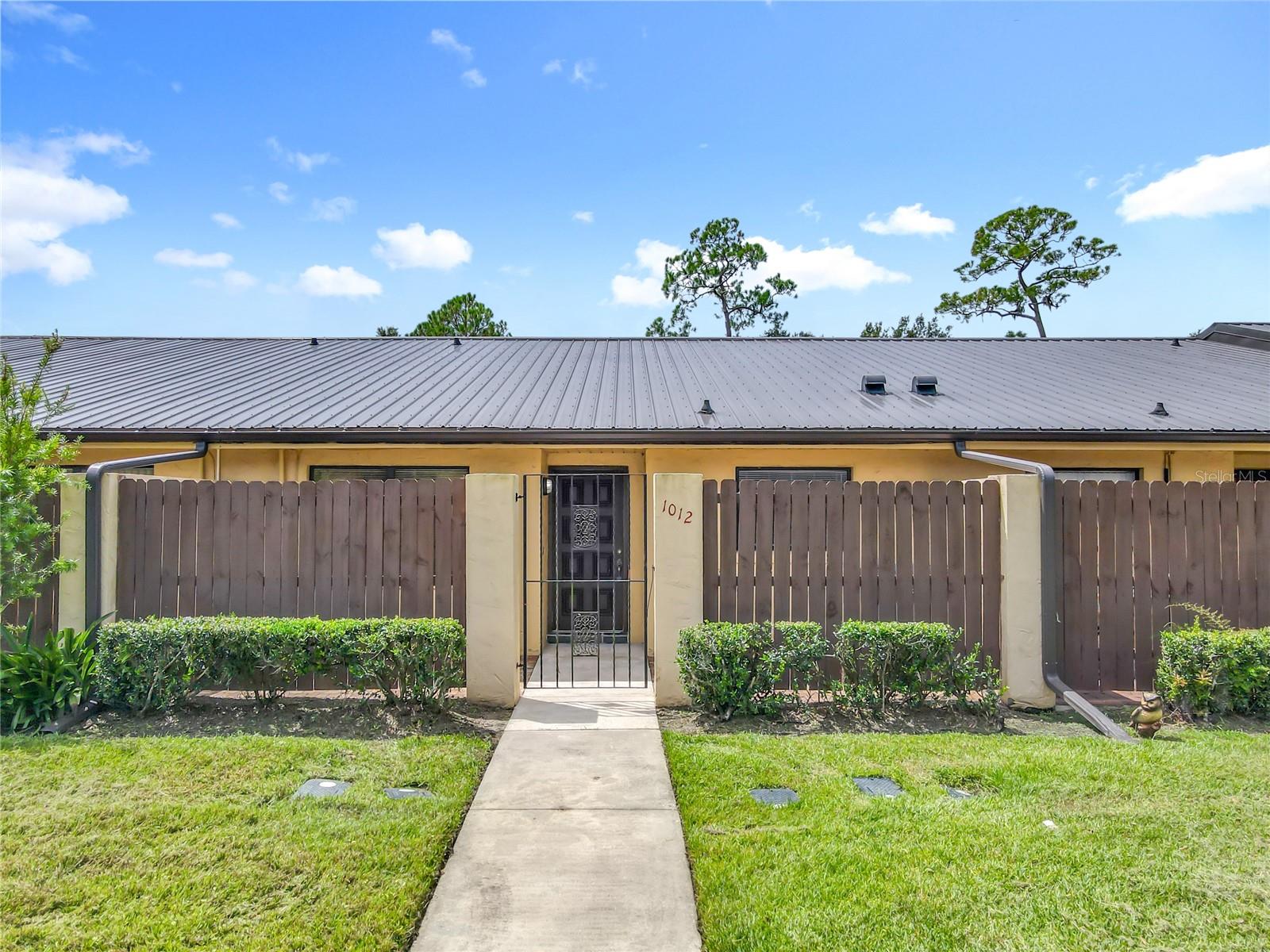 Photo of 1012 MEDINAH DR WINTER HAVEN FL 33884
