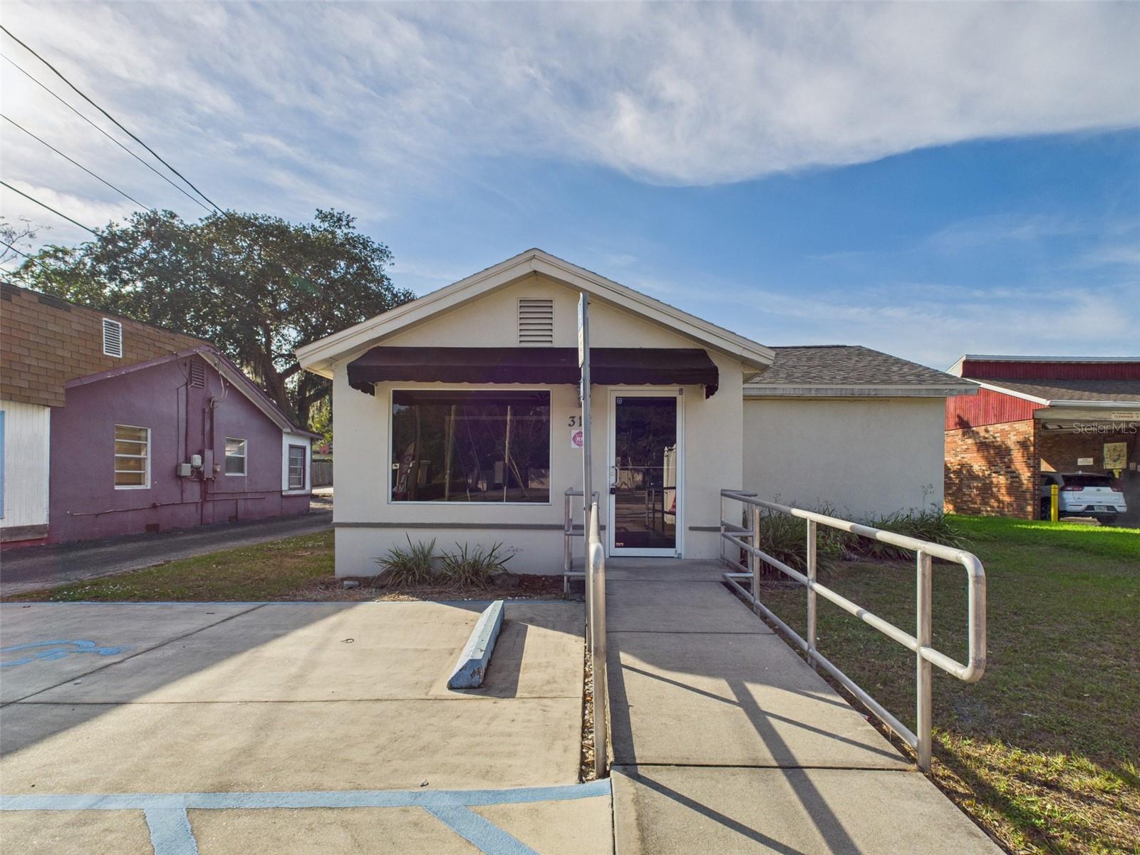 Photo of 318 S 1ST STREET LAKE WALES FL 33853