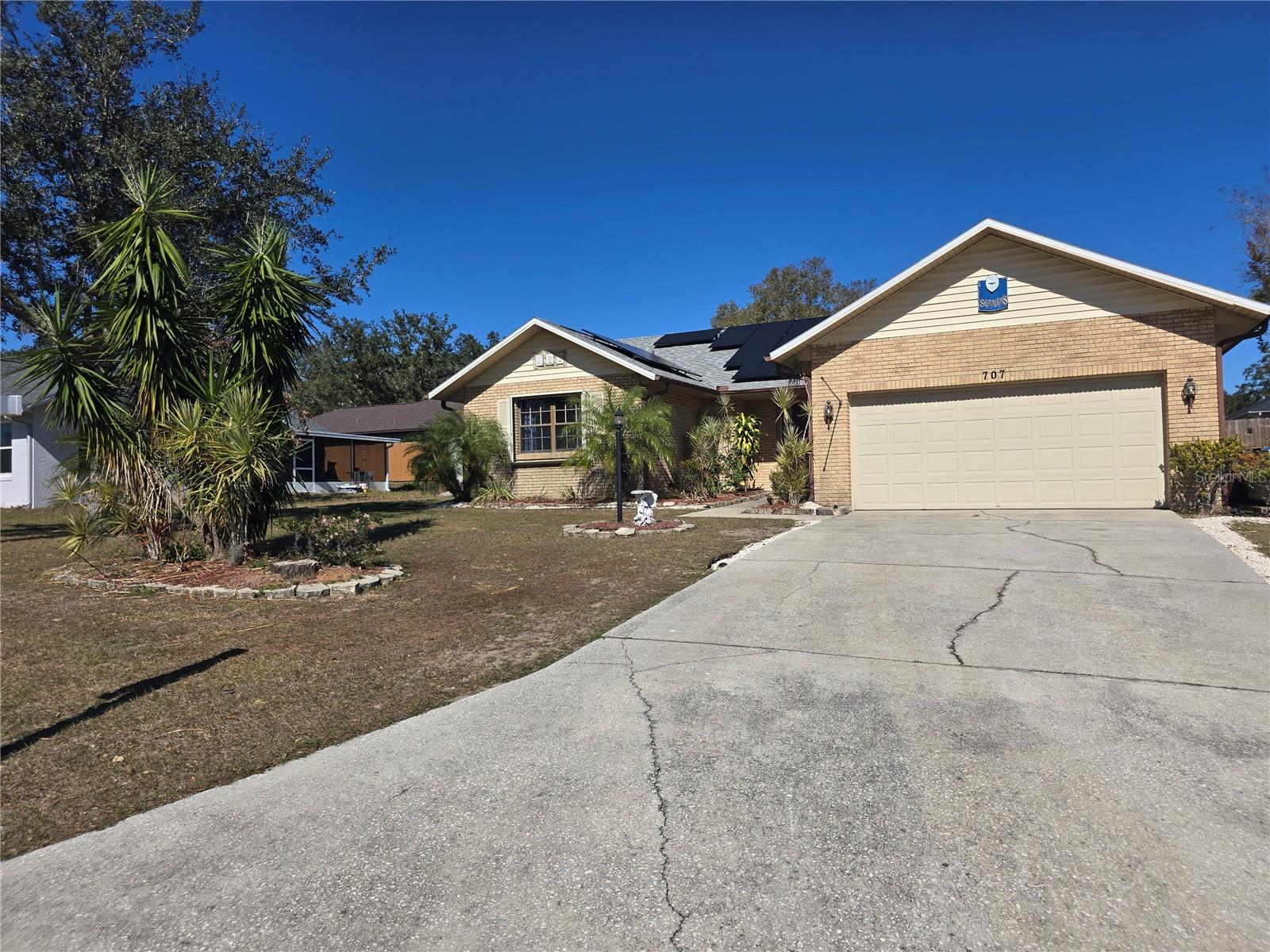 Photo of 707 CAMBRIDGE WAY LAKE WALES FL 33853