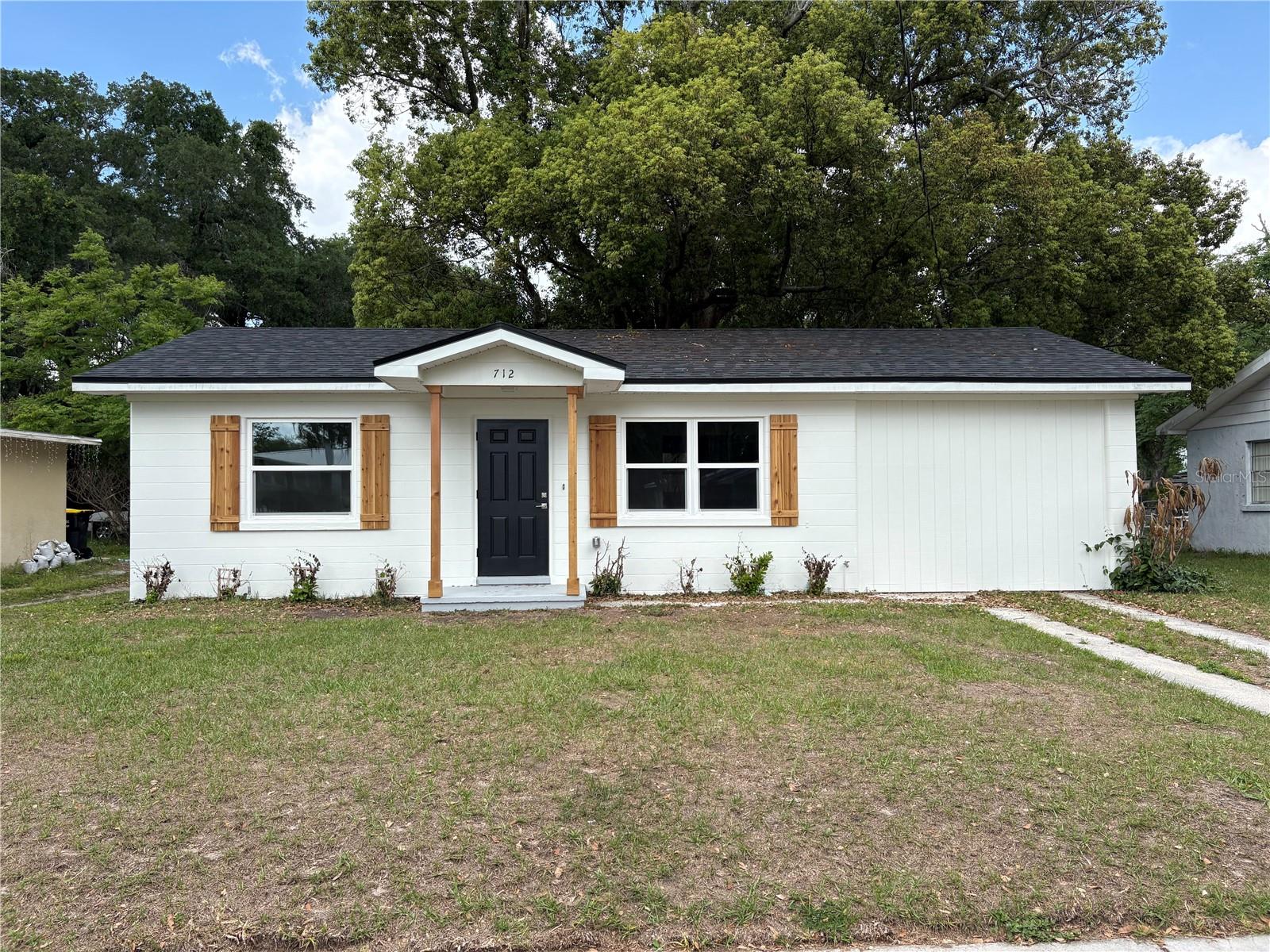 Photo of 712 PILAKLAKAHA AVENUE AUBURNDALE FL 33823
