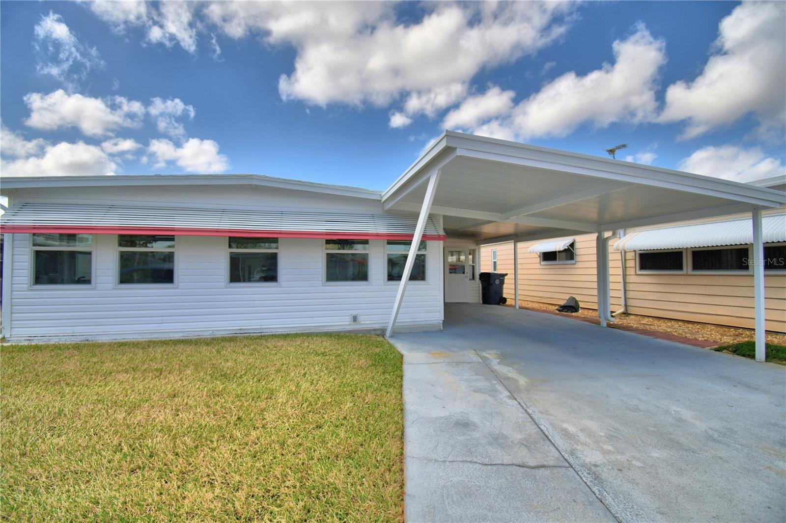 Photo of 145 HOLIDAY LANE AUBURNDALE FL 33823