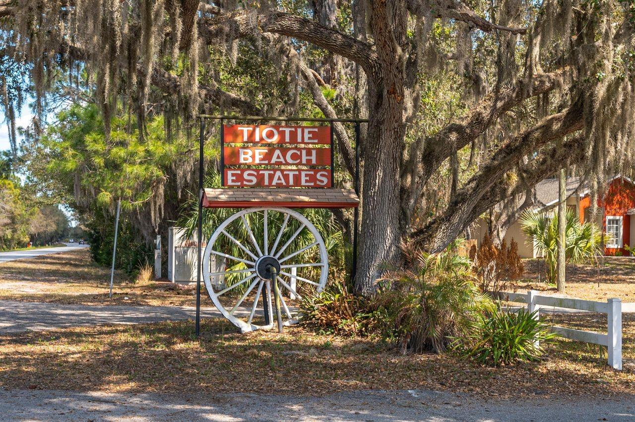 Photo of 0 W BEACH PARKWAY LAKE WALES FL 33898