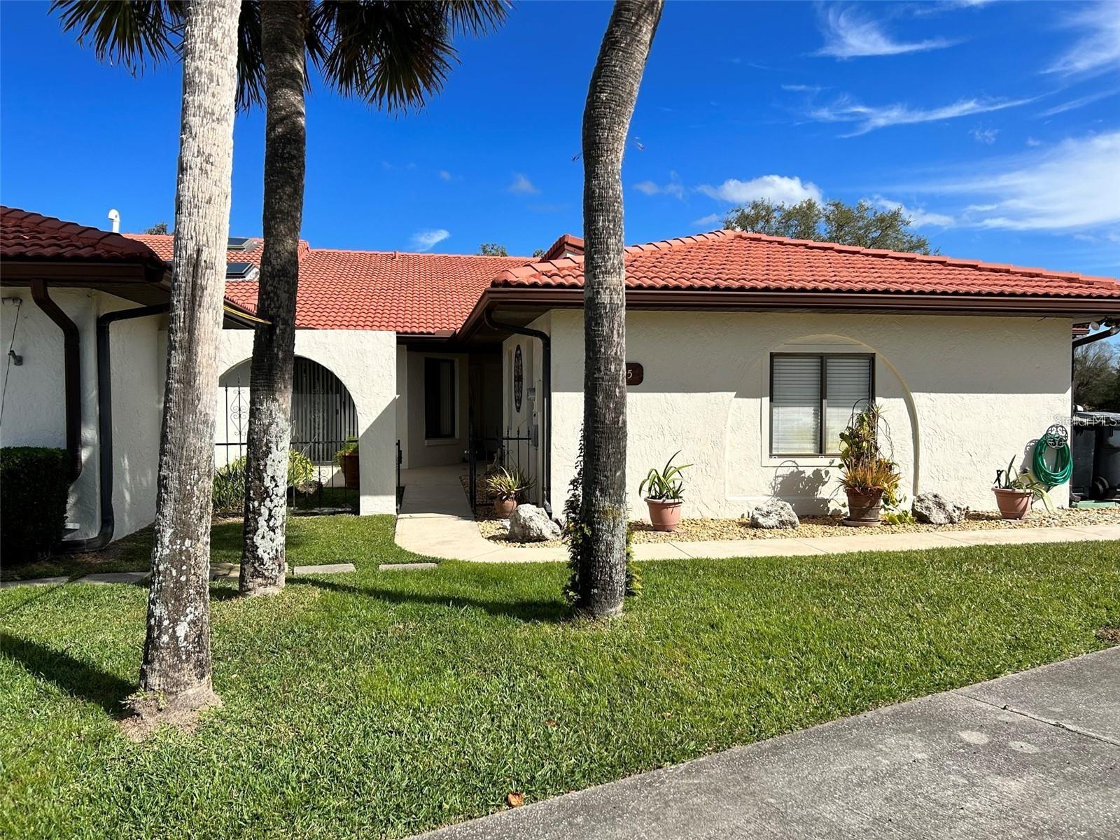 Photo of 2725 CLUBHOUSE DRIVE LAKE WALES FL 33898
