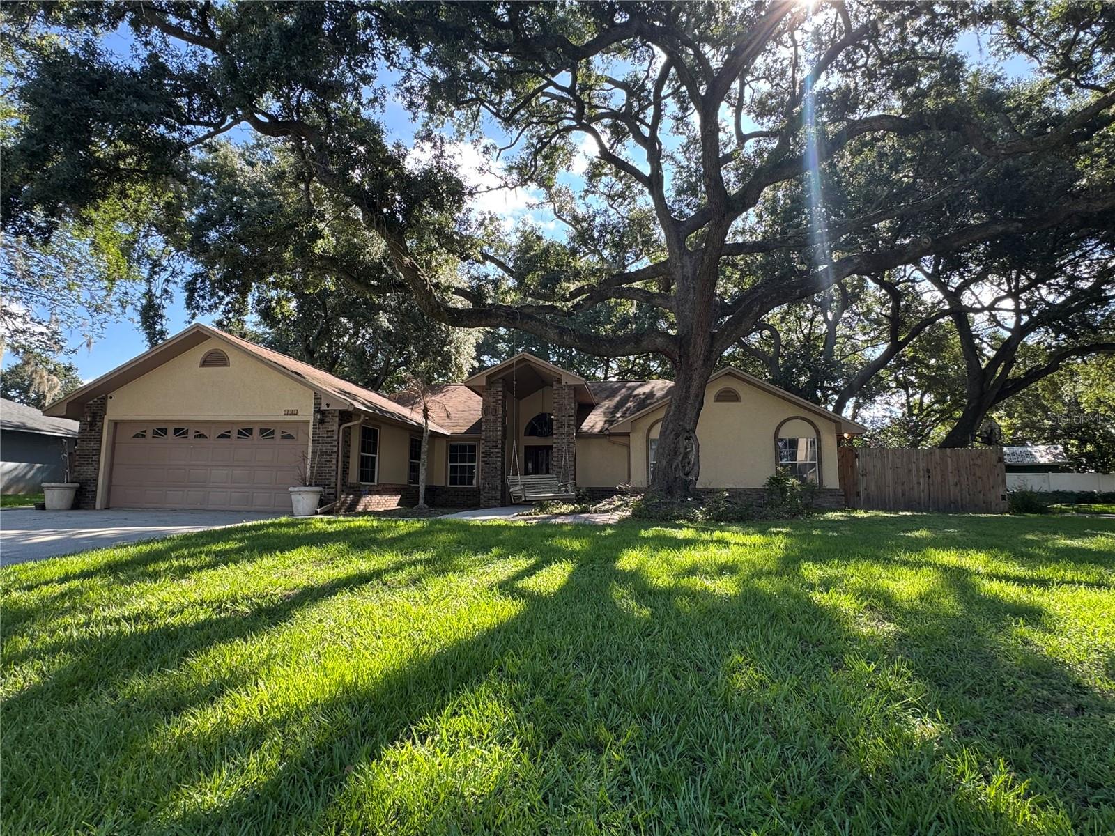 Photo of 915 HEATHERBROOK DRIVE AUBURNDALE FL 33823