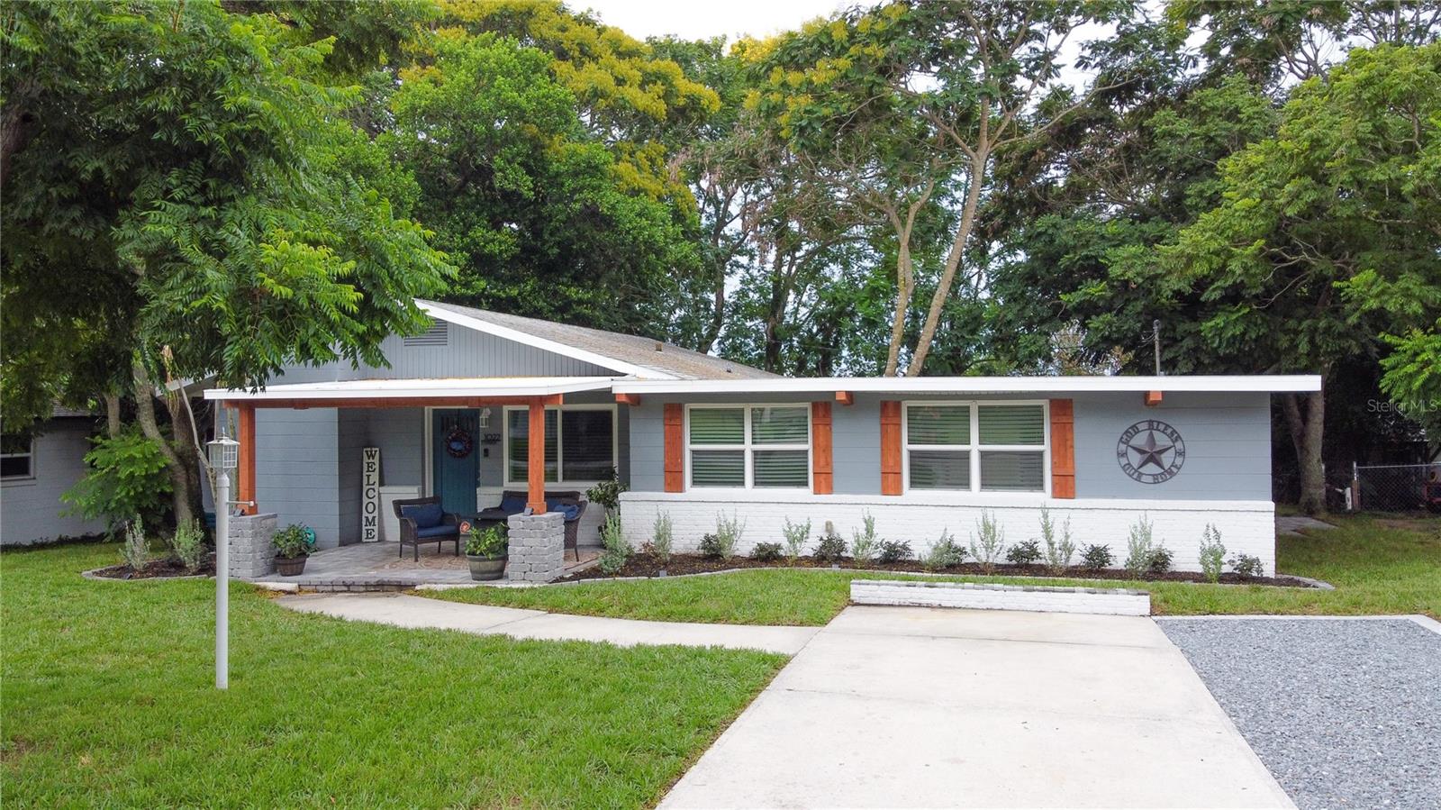 Photo of 1022 S TOWER LANE LAKE WALES FL 33853