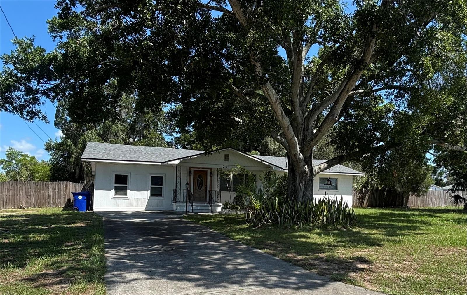 Photo of 347 S 2ND STREET EAGLE LAKE FL 33839