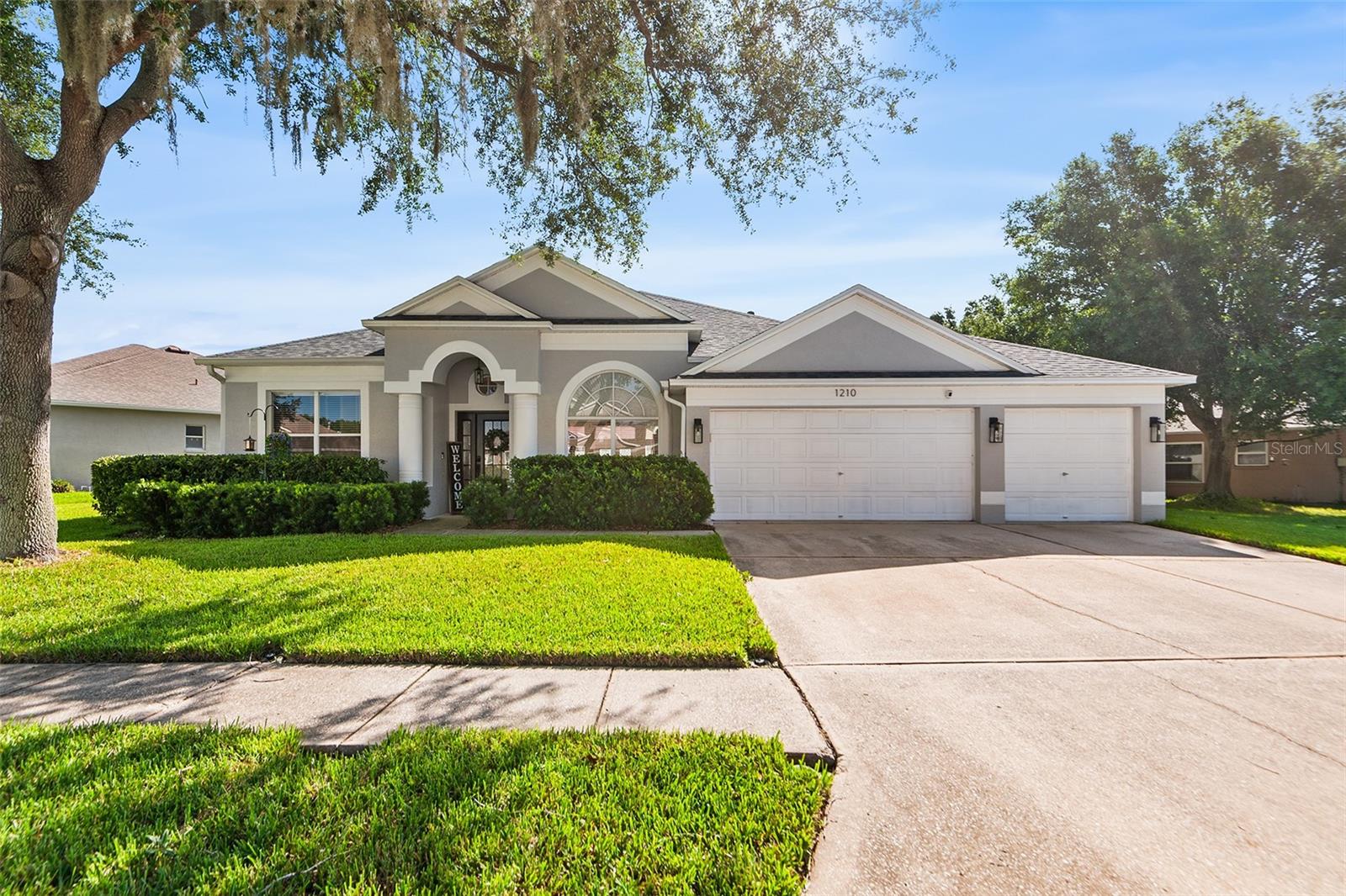 Photo of 1210 YARDLEY DRIVE WESLEY CHAPEL FL 33544