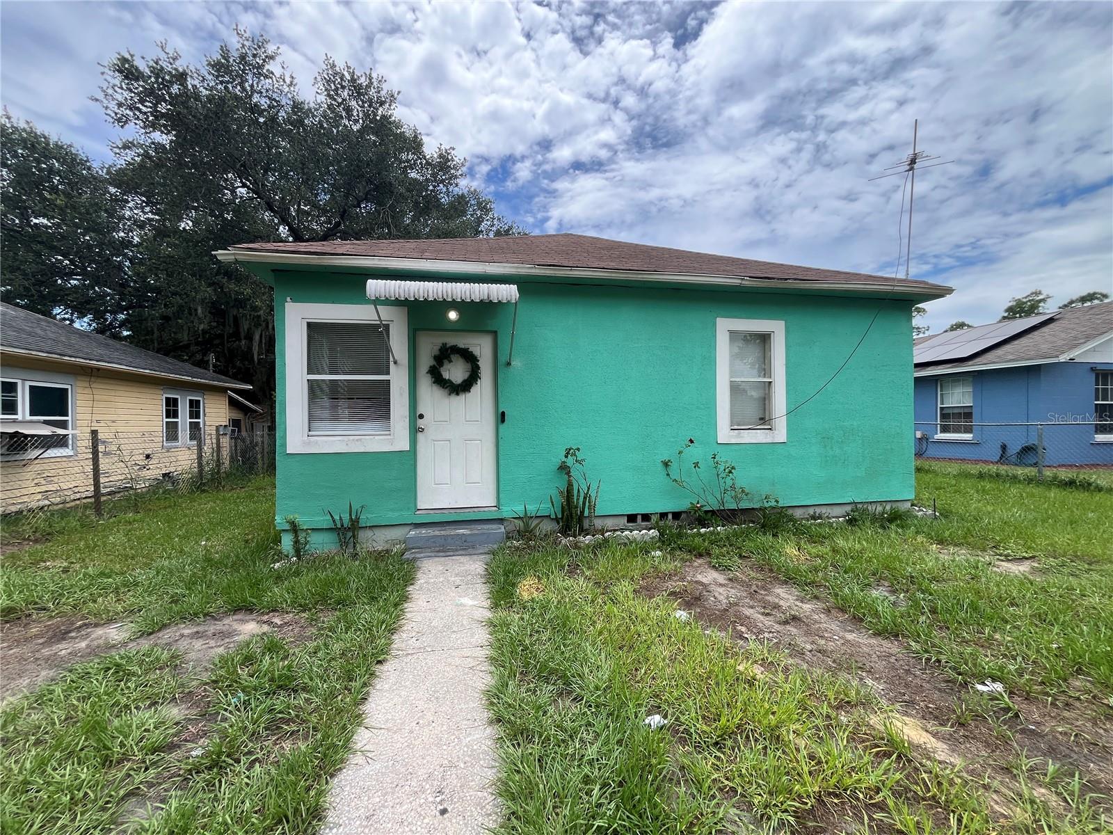Photo of 33 W JOHNSON AVENUE LAKE WALES FL 33853