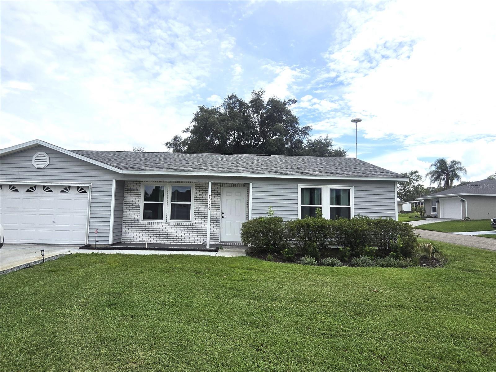 Photo of 7098 ALAMANDA BOULEVARD LAKE WALES FL 33898
