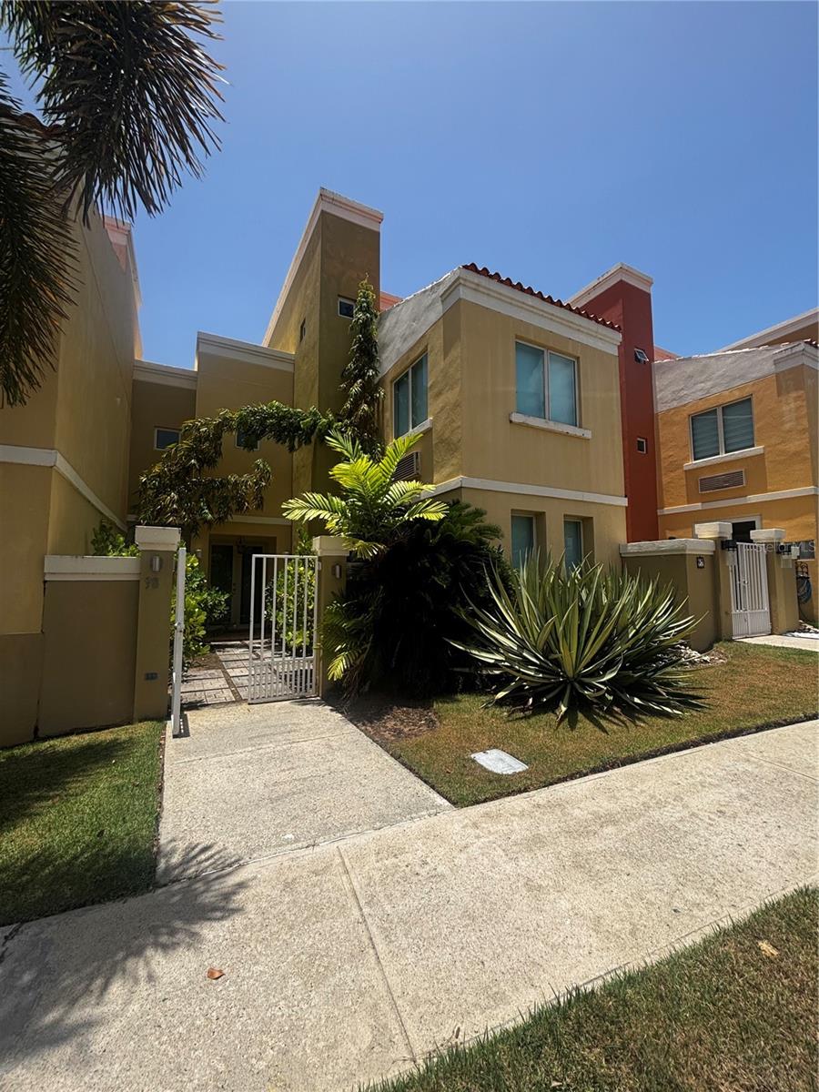 Photo of 98 VIA POSITANO #98 HUMACAO PR 00791