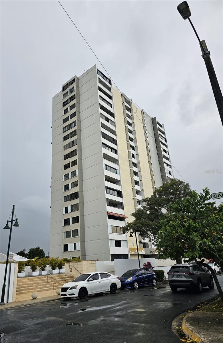 Photo of 1261 LUIS VIGOREAUX AVENUE #18D GUAYNABO PR 00966