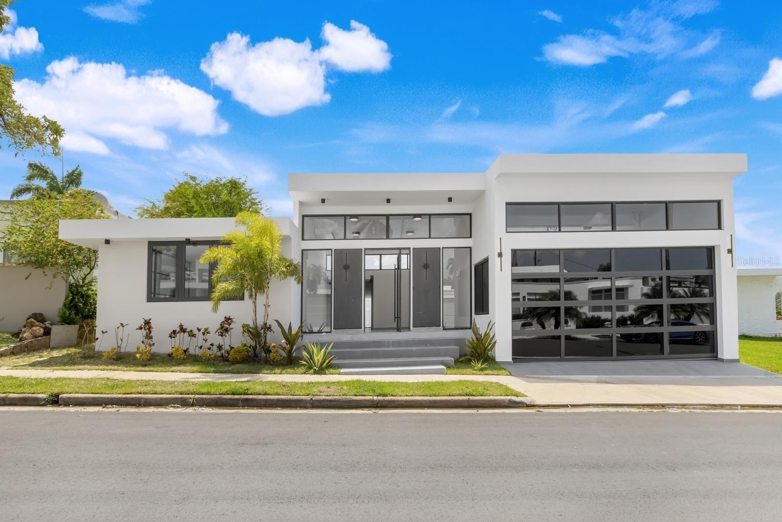 Photo of 13-12 SANTANDER ST, TORRIMAR #12-13 GUAYNABO PR 00966