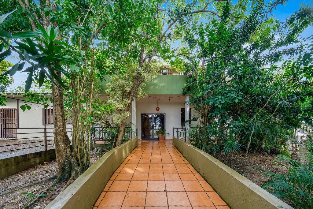 Photo of 690 LOS NABORIAS STREET VEGA ALTA PR 00692
