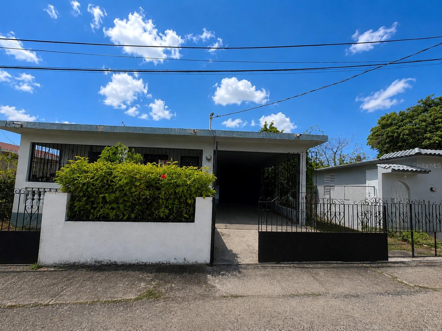 Photo of SOLAR H19 CALLE GENESIS VILLA CAMPO ALEGRE PONCE PR 00716