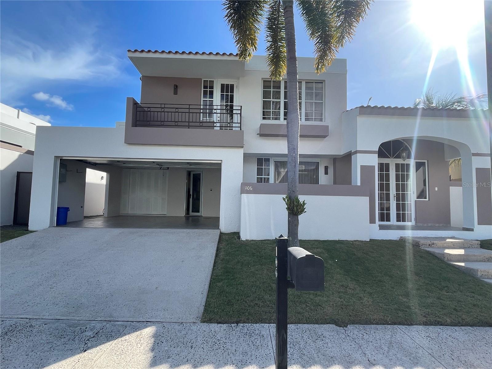 Photo of Palma Real COCO PLUMOSA GUAYNABO PR 00966