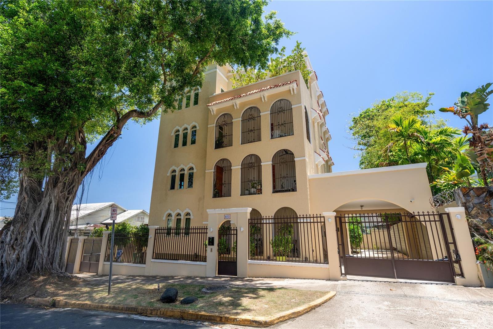 Photo of 603 ELLIOT STREET #201 SAN JUAN PR 00907