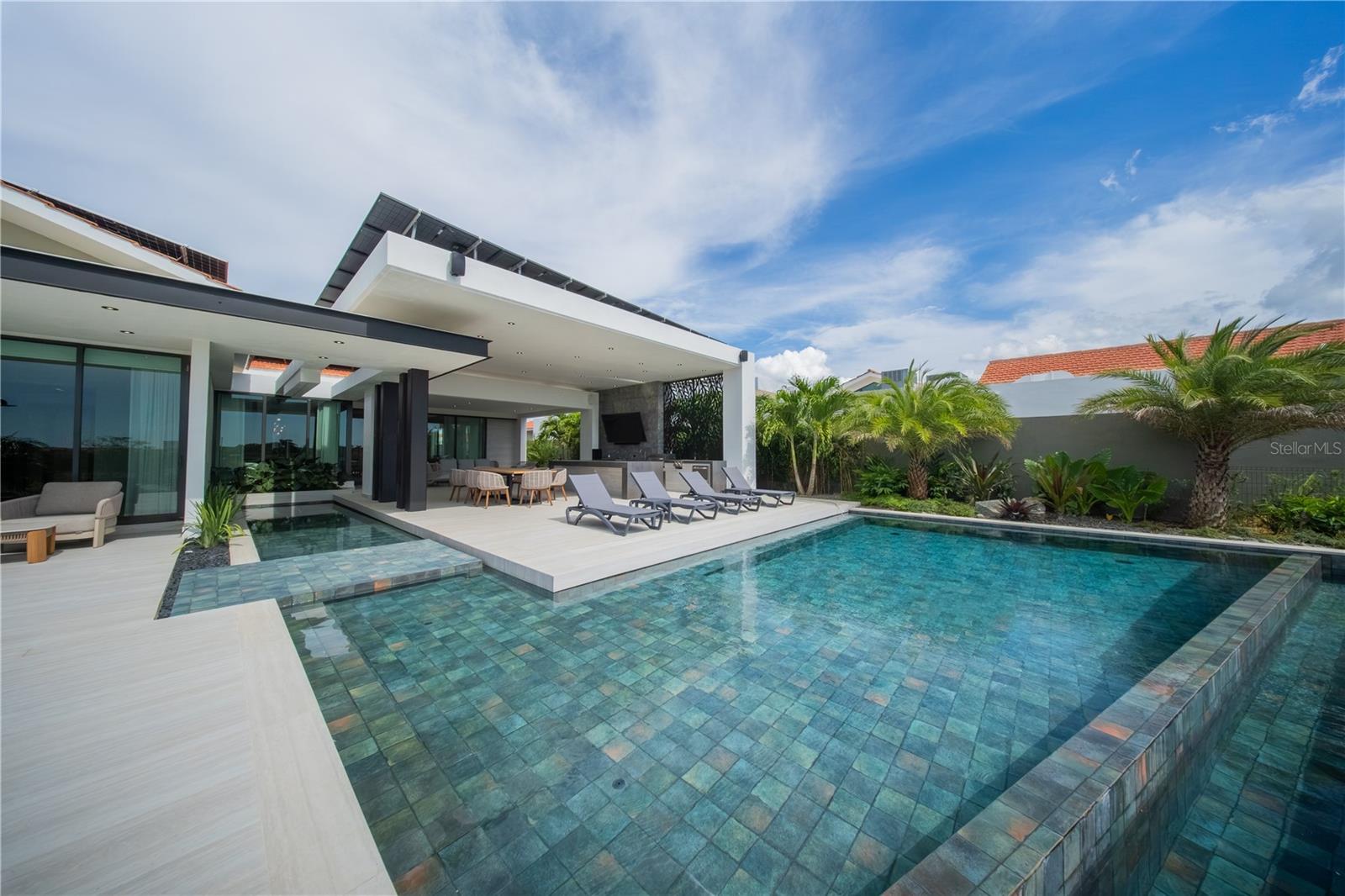 Photo of 908 CORREDOR MIRALAGO #908 DORADO PR 00646