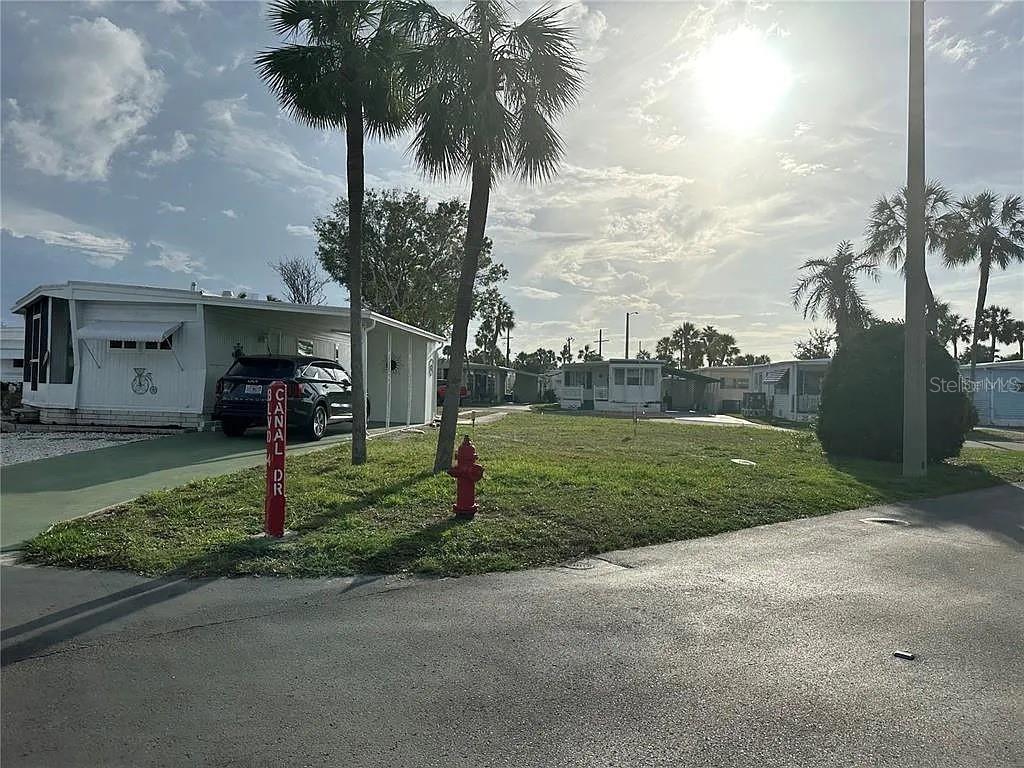 Photo of 4851 W GANDY BOULEVARD #B5L37 TAMPA FL 33611