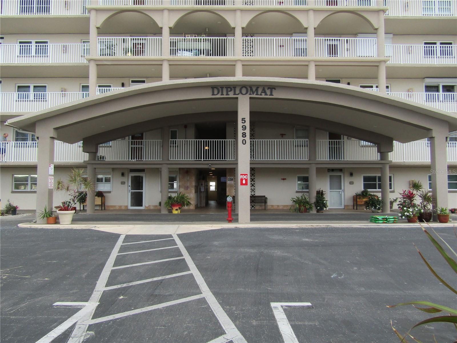 Photo of 5980 SHORE BOULEVARD #901 GULFPORT FL 33707