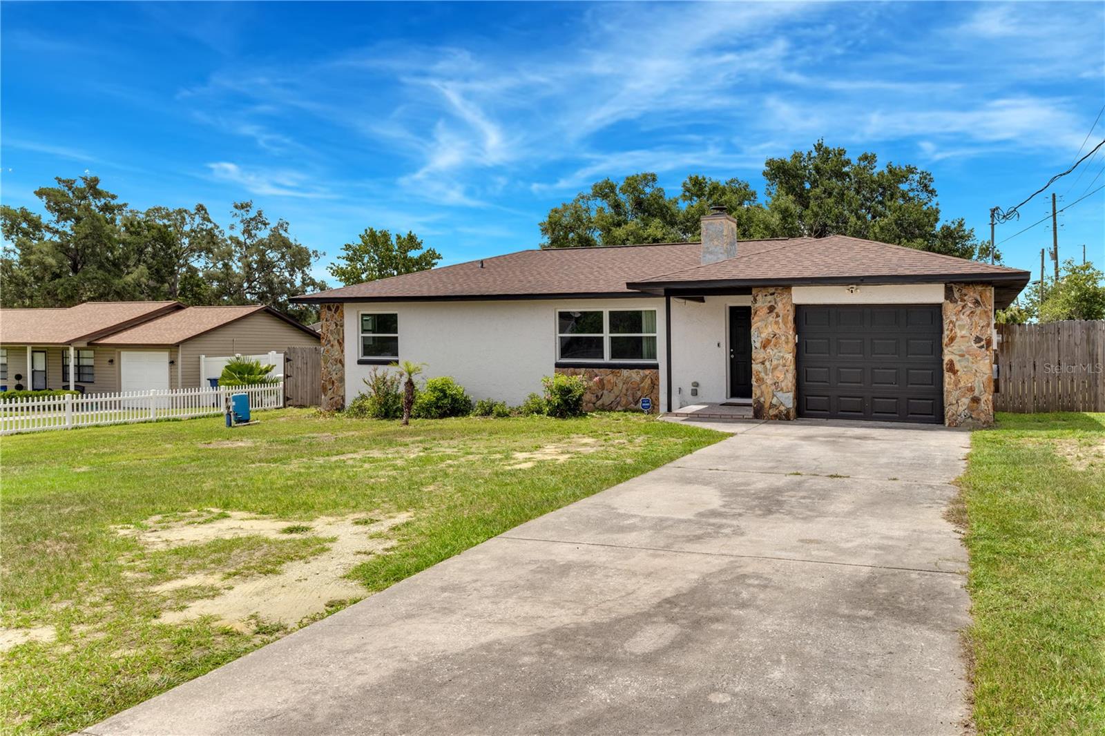 Photo of 712 OAK LANE GROVELAND FL 34736
