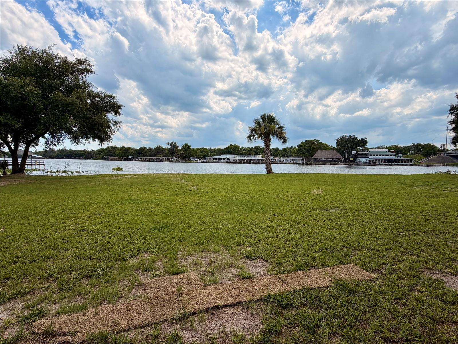 Photo of 1570 RIVEREDGE COURT ASTOR FL 32102